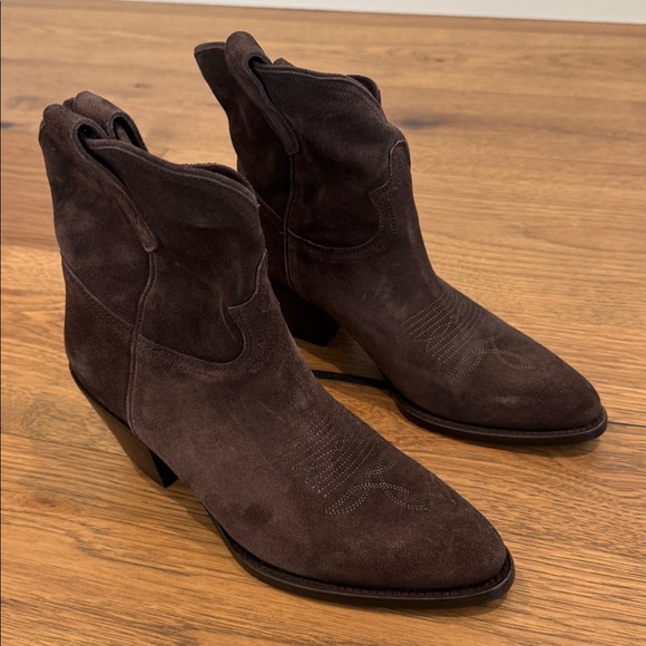 Ralph Lauren Brown Calfskin Suede Western Boot - never worn - still in box. - Picture 2 of 7